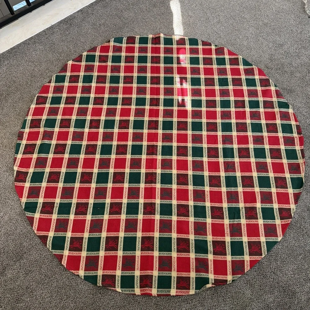 Vtg Red Green Woven Round Christmas Tablecloth 